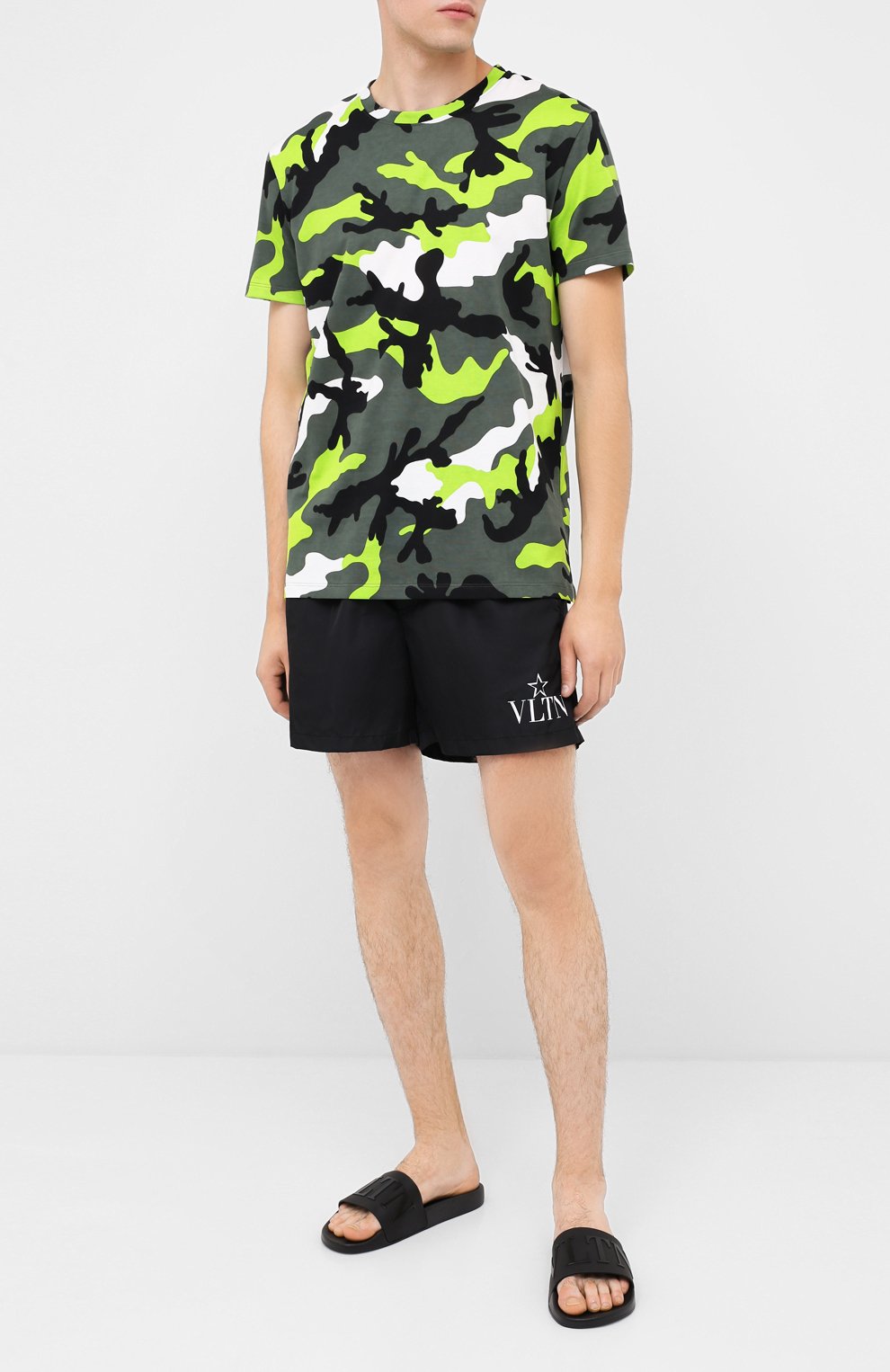 Шлепанцы VALENTINO черного цвета по цене 39950 руб., арт. UY2S0873/DPT, фото 2 Шлепанцы VALENTINO, арт. UY2S0873/DPT, фото 2