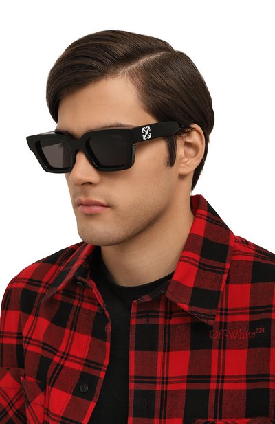 Солнцезащитные очки OFF-WHITE черного цвета по цене 33750 руб., арт. 0ERI126/1007, фото 3 Солнцезащитные очки OFF-WHITE, арт. 0ERI126/1007, фото 3