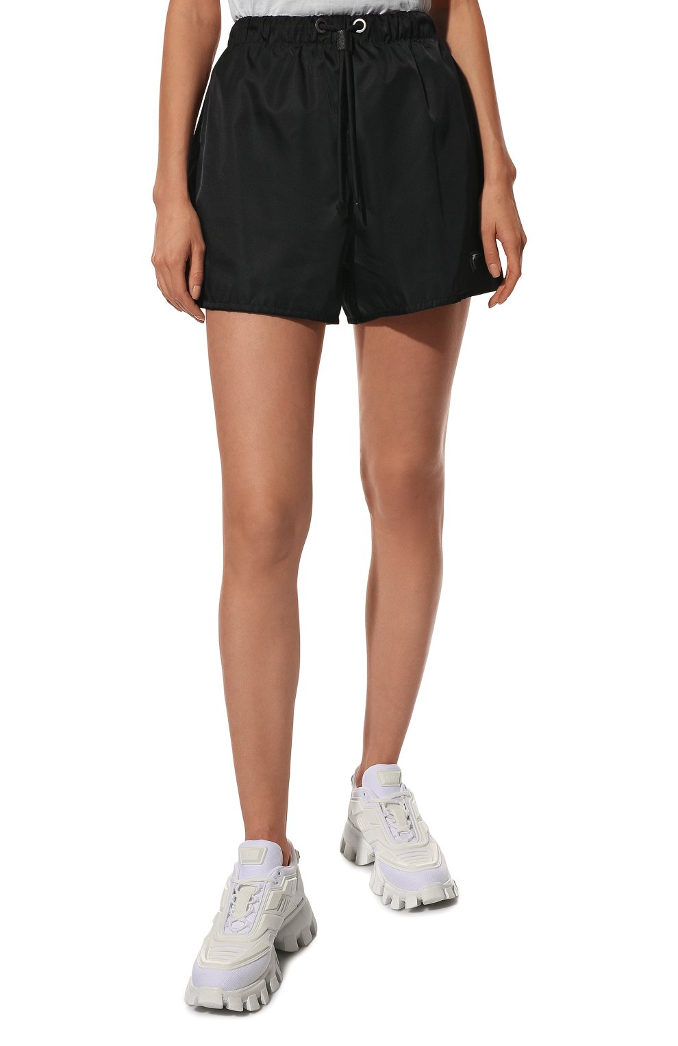 Шорты PRADA черного цвета по цене 88000 руб., арт. 22H840-1YFL-F0002-202, фото 3 Шорты PRADA, арт. 22H840-1YFL-F0002-202, фото 3