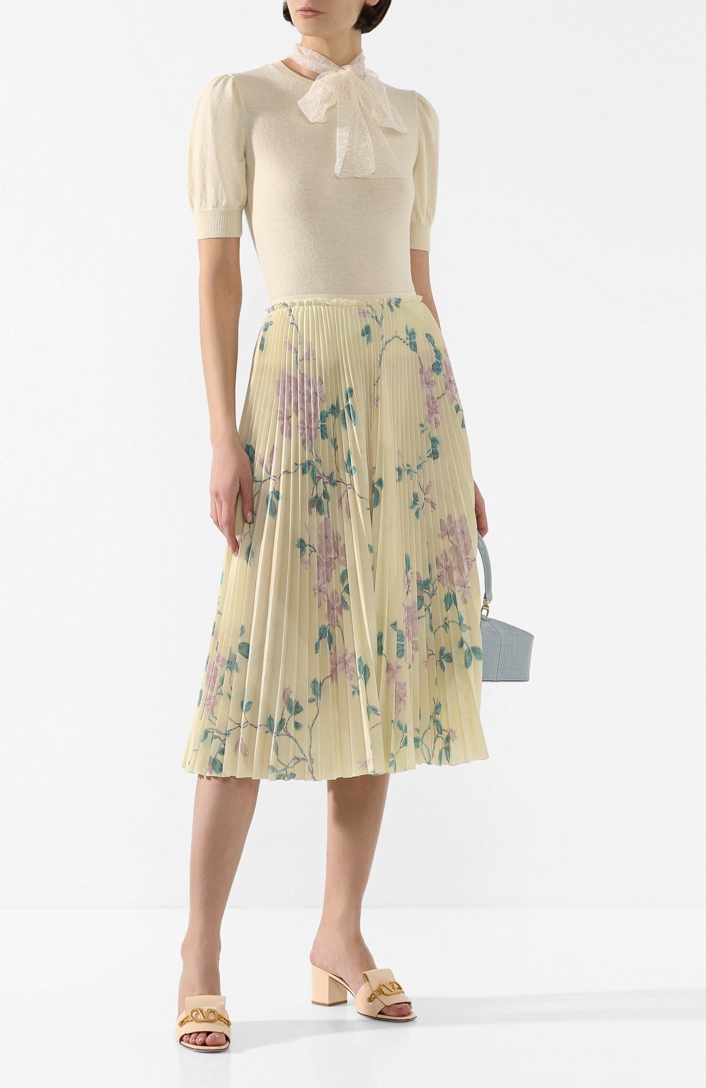 Топ из смеси шерсти и вискозы REDVALENTINO белого цвета по цене 39950 руб., арт. TR3KCC24/4UA, фото 2 Топ из смеси шерсти и вискозы REDVALENTINO, арт. TR3KCC24/4UA, фото 2