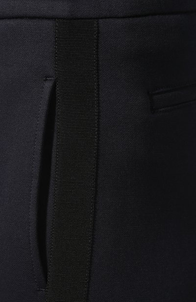 Хлопковые брюки MONCLER темно-синего цвета по цене 62750 руб., арт. E2-093-87527-80-V8037, фото 5 Хлопковые брюки MONCLER, арт. E2-093-87527-80-V8037, фото 5