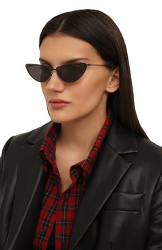 Женские солнцезащитные очки DIOR EYEWEAR черного цвета, арт. MISSDI0R B1U H4A0 | Фото 2 (Региональные ограничения белый список (Axapta Mercury): Не проставлено; Нос: Не проставлено; Тип очков: С/з; Материал: Металл; Оптика Гендер: оптика-женское; Очки форма: Cat-eye)