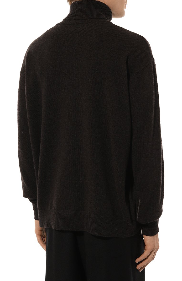 Мужской шерстяная водолазка DRIES VAN NOTEN темно-коричневого цвета, арт. 242-021225-9702 | Фото 4 (Материал внешний: Шерсть; Рукава: Длинные; Материал сплава: Проставлено; Длина (для топов): Стандартные; Драгоценные камни: Проставлено; Мужское Кросс-КТ: Водолазка-одежда; Принт: Без принта; Стили: Минимализм)