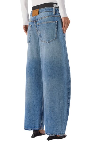 Джинсы ALEXANDER WANG голубого цвета по цене 89950 руб., арт. 4DC3264300, фото 4 Джинсы ALEXANDER WANG, арт. 4DC3264300, фото 4