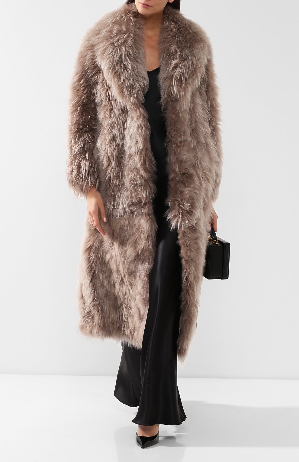 Шуба из козы GIORGIO ARMANI бежевого цвета по цене 1130000 руб., арт. 4AL02P/4AP15, фото 2 Шуба из козы GIORGIO ARMANI, арт. 4AL02P/4AP15, фото 2