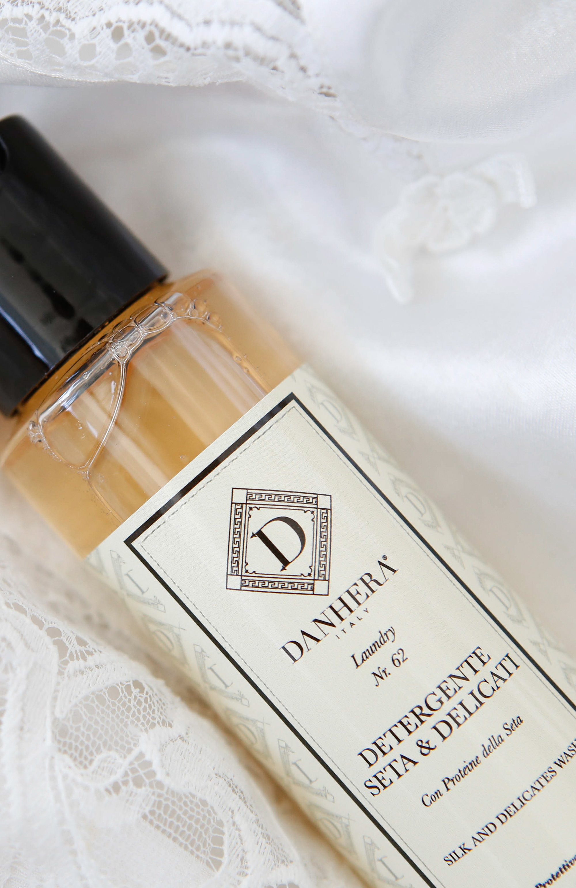 Средство комплексное для ухода за деликатными тканями №62 (100ml) DANHERA ITALY бесцветного цвета по цене 1600 руб., арт. DANH_062M, фото 2 Средство комплексное для ухода за деликатными тканями №62 (100ml) DANHERA ITALY, арт. DANH_062M, фото 2