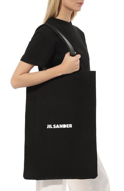 Сумка-шопер book JIL SANDER черного цвета по цене 86950 руб., арт. J25WC0004 P4863, фото 2 Сумка-шопер book JIL SANDER, арт. J25WC0004 P4863, фото 2
