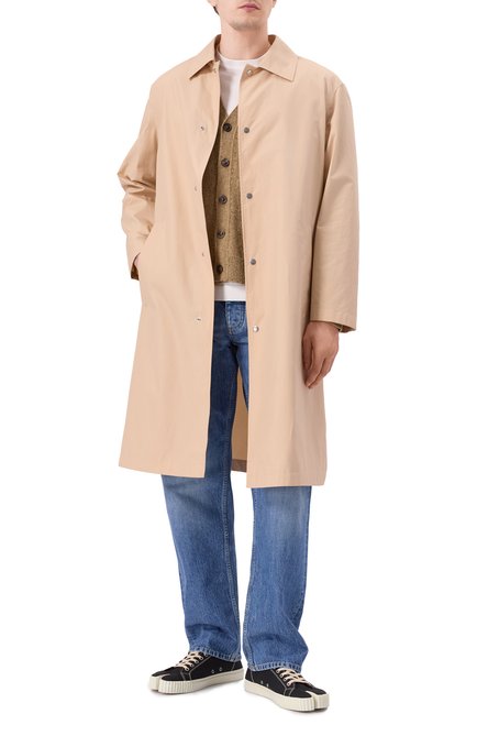 Мужской хлопковый плащ JIL SANDER бежевого цвета, арт. J23AA0007-J45026 | Фото 2 (Рукава: Длинные; Материал сплава: Проставлено; Материал внешний: Хлопок; Д�рагоценные камни: Проставлено; Длина (верхняя одежда): До колена; Материал подклада: Хлопок)