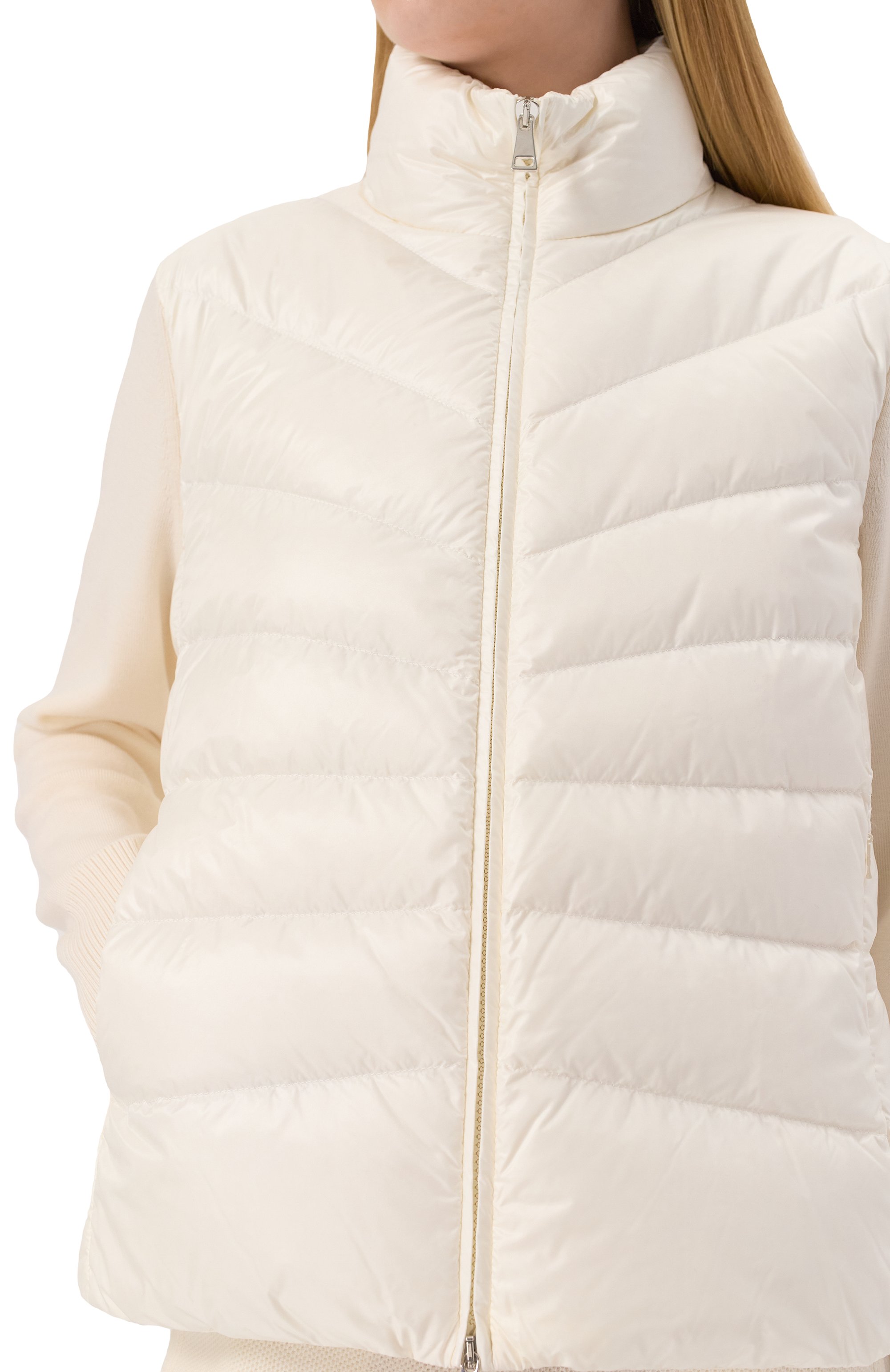 Пуховая куртка MONCLER кремового цвета по цене 126000 руб., арт. 9B000-24-M1131, фото 5 Пуховая куртка MONCLER, арт. 9B000-24-M1131, фото 5