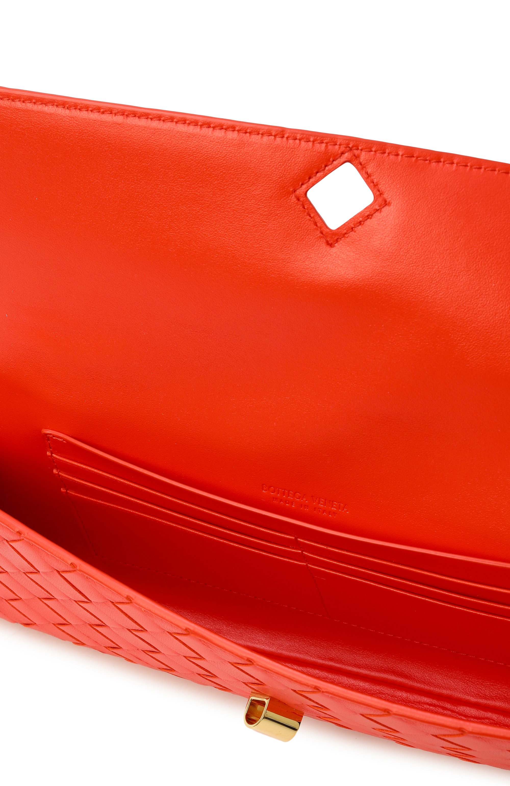 Клатч andiamo BOTTEGA VENETA красного цвета по цене 363000 руб., арт. 741511/VCPP3, фото 5 Клатч andiamo BOTTEGA VENETA, арт. 741511/VCPP3, фото 5