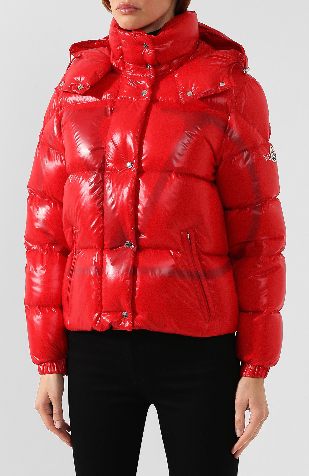 Пуховик VALENTINO красного цвета по цене 240500 руб., арт. SB3CN01B4AB, фото 3 Пуховик VALENTINO, арт. SB3CN01B4AB, фото 3