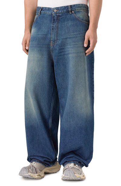 Джинсы VETEMENTS синего цвета по цене 109500 руб., арт. ME76DP068N3/2804 DENIM, фото 3 Джинсы VETEMENTS, арт. ME76DP068N3/2804 DENIM, фото 3