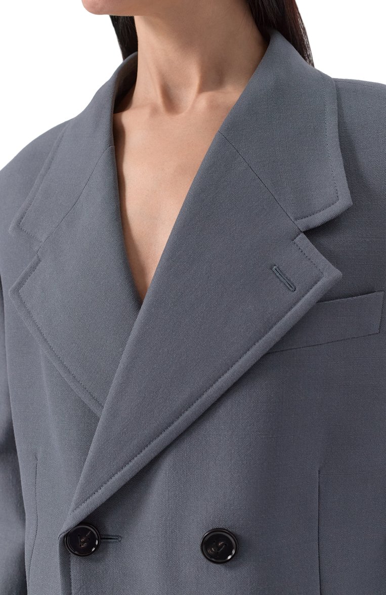 Женский шерстяной жакет BOTTEGA VENETA серого цвета, арт. 815455/V4XY0 | Фото 5 (Материал внешний: Шерсть; Автоматизация ТО: Проставлено; Автоматизация состава: Проставлено; Длина (для топов): Удлиненные; Рукава: Длинные; 1-2-бортные: Двубортные; Женское Кросс-КТ: Жакет-одежда; Кросс-КТ: костюм; Стили: Классический; Материал подклада: Вискоза)