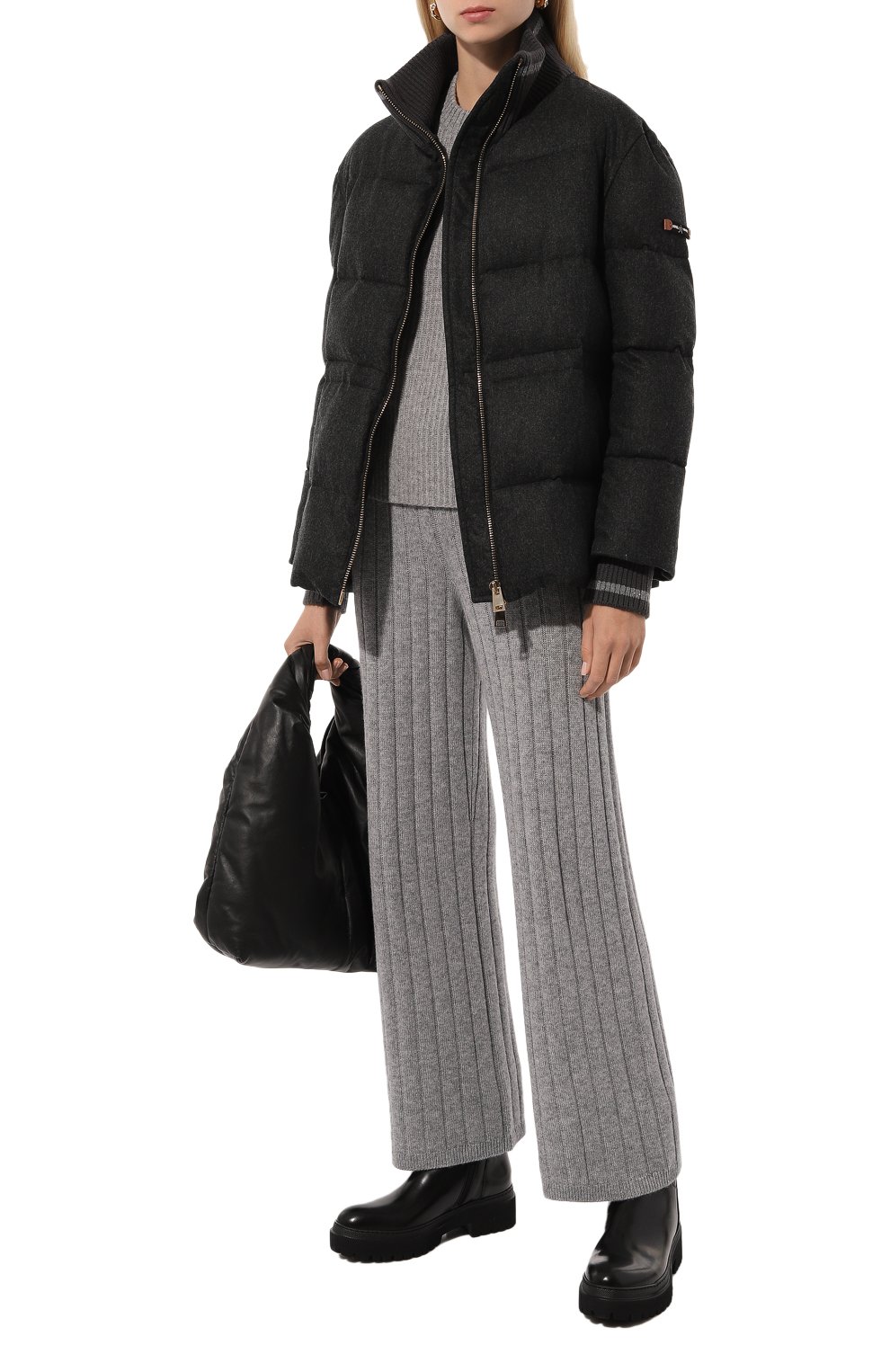 Пуховик LORENA ANTONIAZZI темно-серого цвета по цене 186500 руб., арт. A2403PI15B/4439, фото 2 Пуховик LORENA ANTONIAZZI, арт. A2403PI15B/4439, фото 2