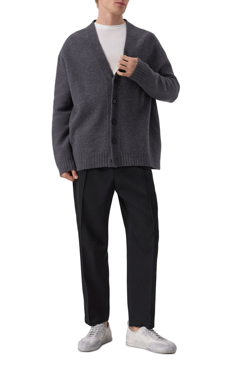 Мужские шерстяные брюки JIL SANDER черного цвета, арт. J21KA0012/J40002 | Фото 2 (Длина (брюки, джинсы): Стандартные; Материал внешний: Шерсть; Драгоценные камни: Проставлено; Материал сплава: Проставлено; Случай: Повседневный; Стили: Кэжуэл)