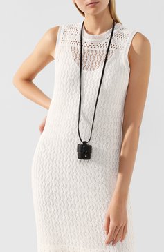 Женская сумка le micro vanity JACQUEMUS черного цвета, арт. 201AC15/58990 | Фото 2 (Размер: mini; Ремень/цепочка: На ремешке; Материал: Натуральная кожа; Сумки-технические: Сумки через плечо; Материал сплава: Проставлено; Драгоценные камни: Проставлено)