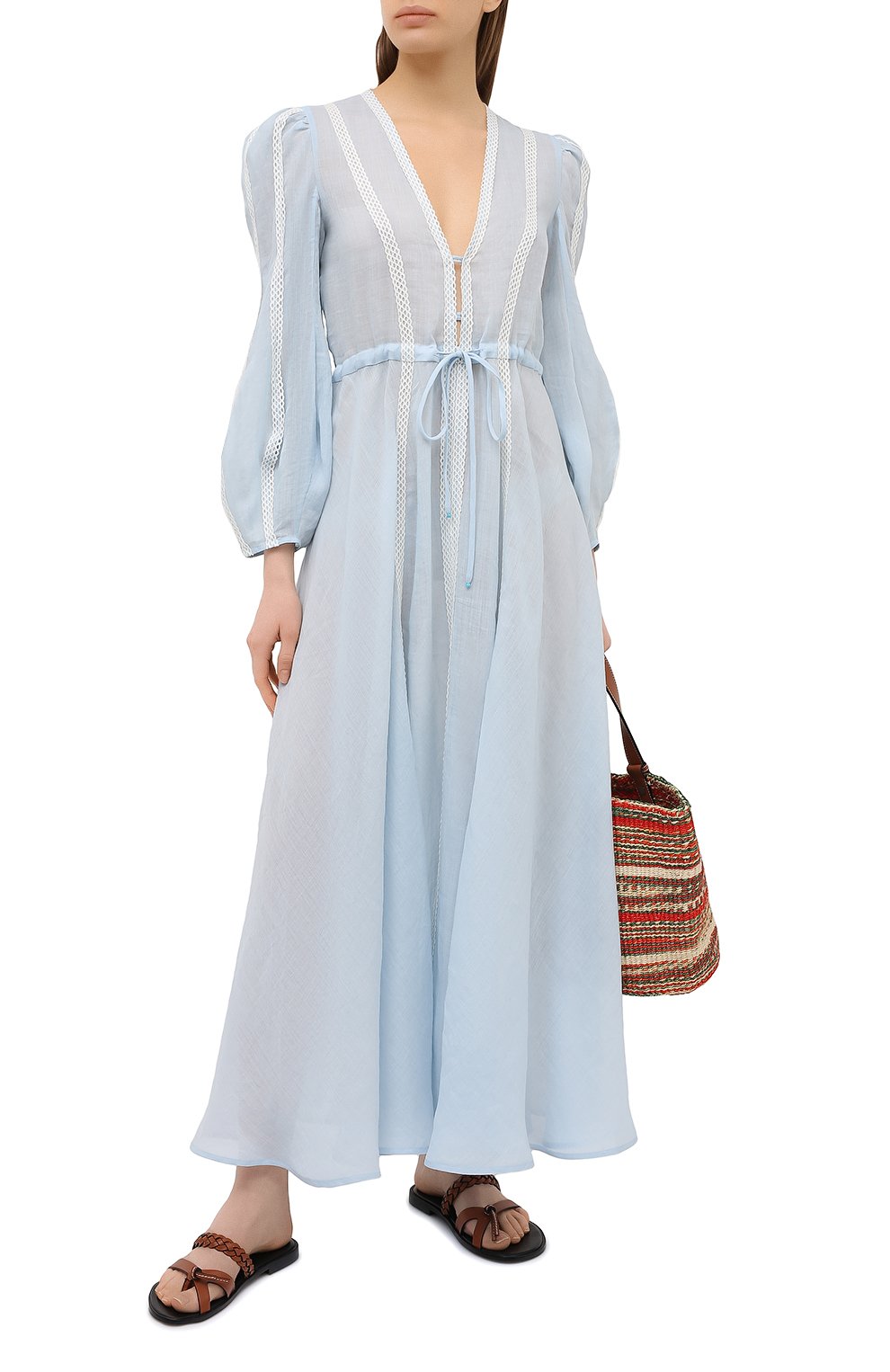 Льняное платье A MERE CO голубого цвета по цене 66800 руб., арт. AMC-RSS21-02BW, фото 2 Льняное платье A MERE CO, арт. AMC-RSS21-02BW, фото 2