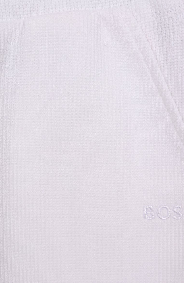 Детские хлопковые шорты BOSS белого цвета, арт. J52169 | Фото 3 (Нос: Не проставлено; Материал внешний: Хлопок; Случай: Повседневный; Мальчики Кросс-КТ: Шорты-спорт; Ростовка одежда: 7 лет | 122 см, 9 лет | 134 см, 12 лет | 152 см, 13 - 15 лет | 158 см, 16 лет | 164 см, 5 лет | 110 см)