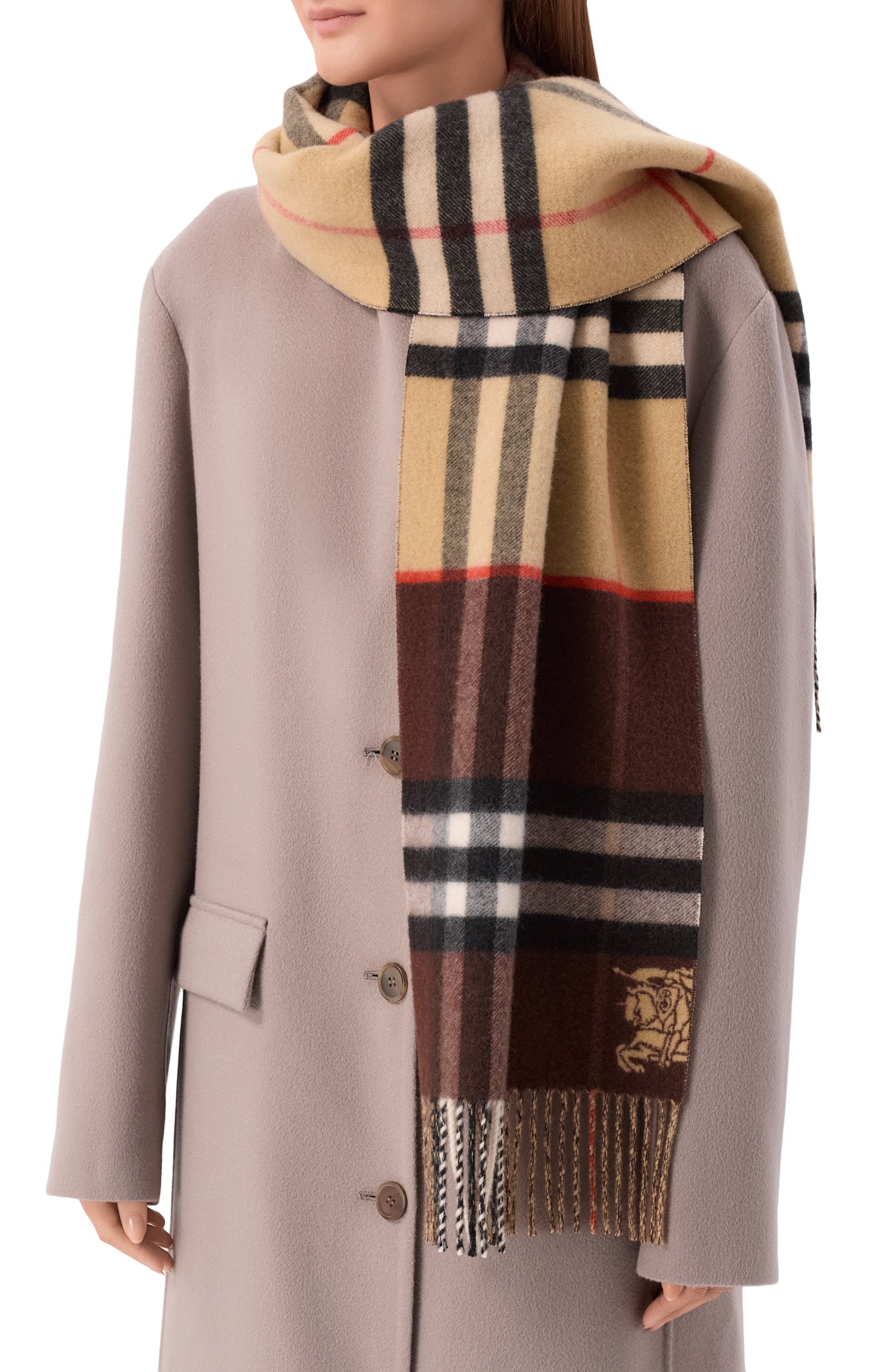 Кашемировый шарф BURBERRY бежевого цвета по цене 87000 руб., арт. 8117705, фото 2 Кашемировый шарф BURBERRY, арт. 8117705, фото 2