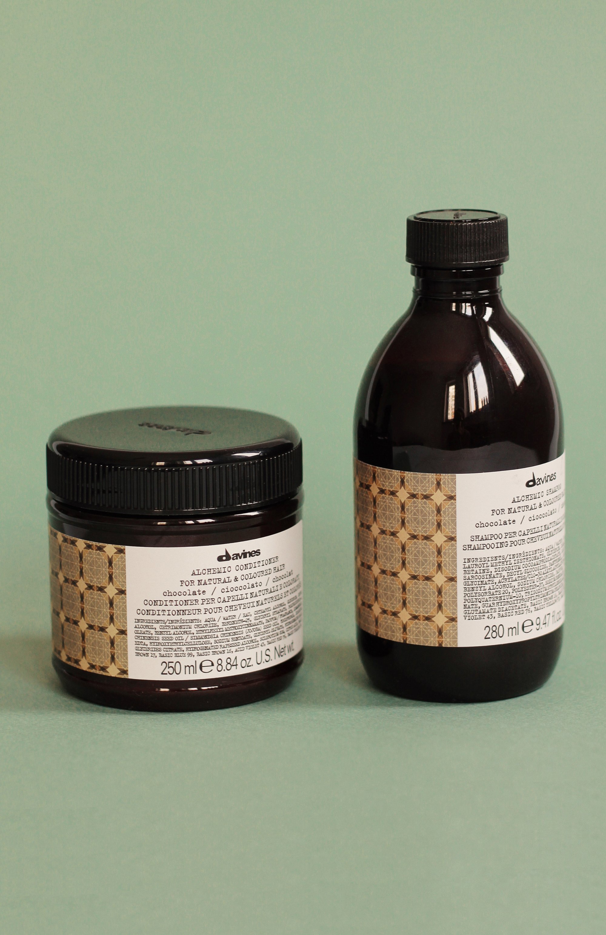 Шампунь для натуральных и окрашенных волос alchemic, шоколад (280ml) DAVINES бесцветного цвета по цене 3720 руб., арт. 67226, фото 2 Шампунь для натуральных и окрашенных волос alchemic, шоколад (280ml) DAVINES, арт. 67226, фото 2