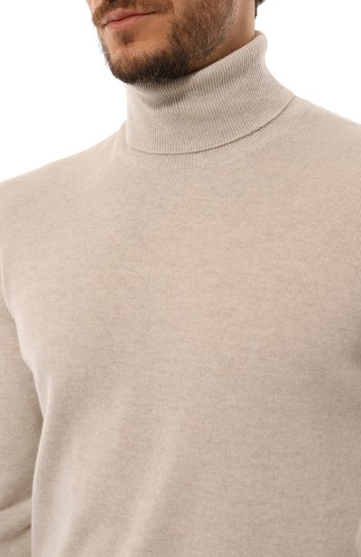 Кашемировая водолазка BRUNELLO CUCINELLI светло-бежевого цвета по цене 191000 руб., арт. M2200103, фото 5 Кашемировая водолазка BRUNELLO CUCINELLI, арт. M2200103, фото 5