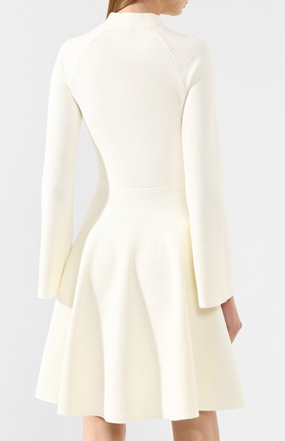 Платье EMPORIO ARMANI белого цвета по цене 54500 руб., арт. 6G2AT5/2M37Z, фото 4 Платье EMPORIO ARMANI, арт. 6G2AT5/2M37Z, фото 4
