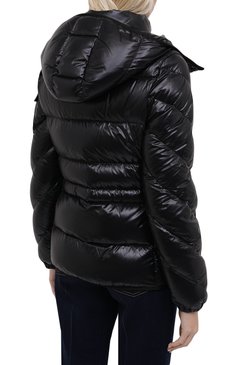 Женский пуховик MONCLER черного цвета, арт. F2-093-1B512-00-C0064 | Фото 5 (Материал подклада: Синтетический материал; Материал внешний: Синтетический материал; Материал утеплителя: Пух и перо; Стили: Кэжуэл; Рукава: Длинные; Длина (верхняя одежда): Короткие; Кросс-КТ: Пуховик; Материал сплава: Проставлено; Драгоценные камни: Проставлено)