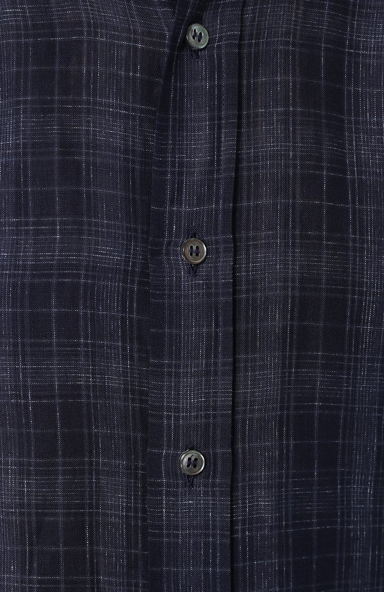 Мужская хлопковая рубашка с воротником button down BRIONI темно-синего цвета, арт. SC020Q/P7139 | Фото 5 (Длина (для топов): Стандартные; Материал внешний: Лен; Рукава: Длинные; Статус проверки: Проверено, Проверена категория; Случай: Повседневный; Принт: Клетка; Воротник: Button down; Манжеты: На пуговицах; Стили: Кэжуэл)