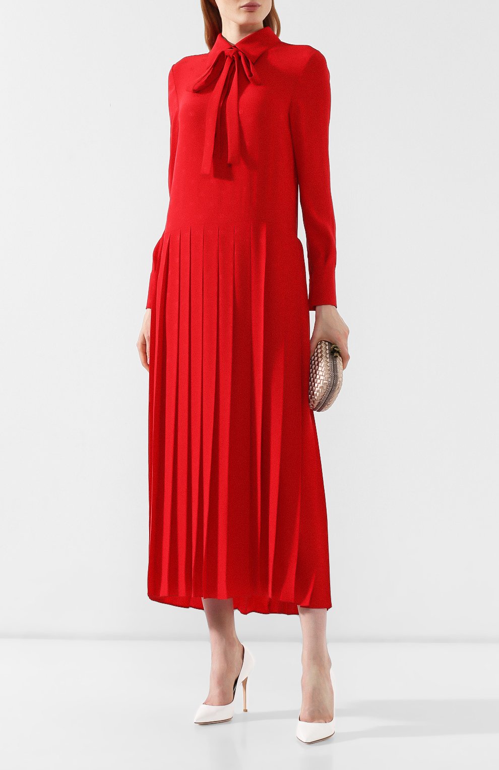 Шелковое платье VALENTINO красного цвета по цене 497500 руб., арт. SB3VAN354N6, фото 2 Шелковое платье VALENTINO, арт. SB3VAN354N6, фото 2