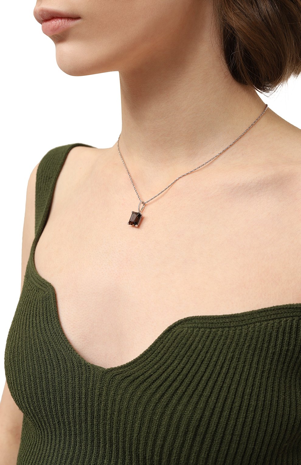 Кулон на подвеске SECRETS JEWELRY коричневого цвета по цене 21700 руб., арт. ЦДТБС00609, фото 2 Кулон на подвеске SECRETS JEWELRY, арт. ЦДТБС00609, фото 2