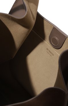 Женская сумка helene large REE PROJECTS коричневого цвета, арт. AW22/HELE1SCSUE | Фото 5 (Материал: Натуральная кожа; Ремень/цепочка: На ремешке; Сумки-технические: Сумки-шопперы; Размер: large; Драгоценные камни: Проставлено; Материал сплава: Проставлено)