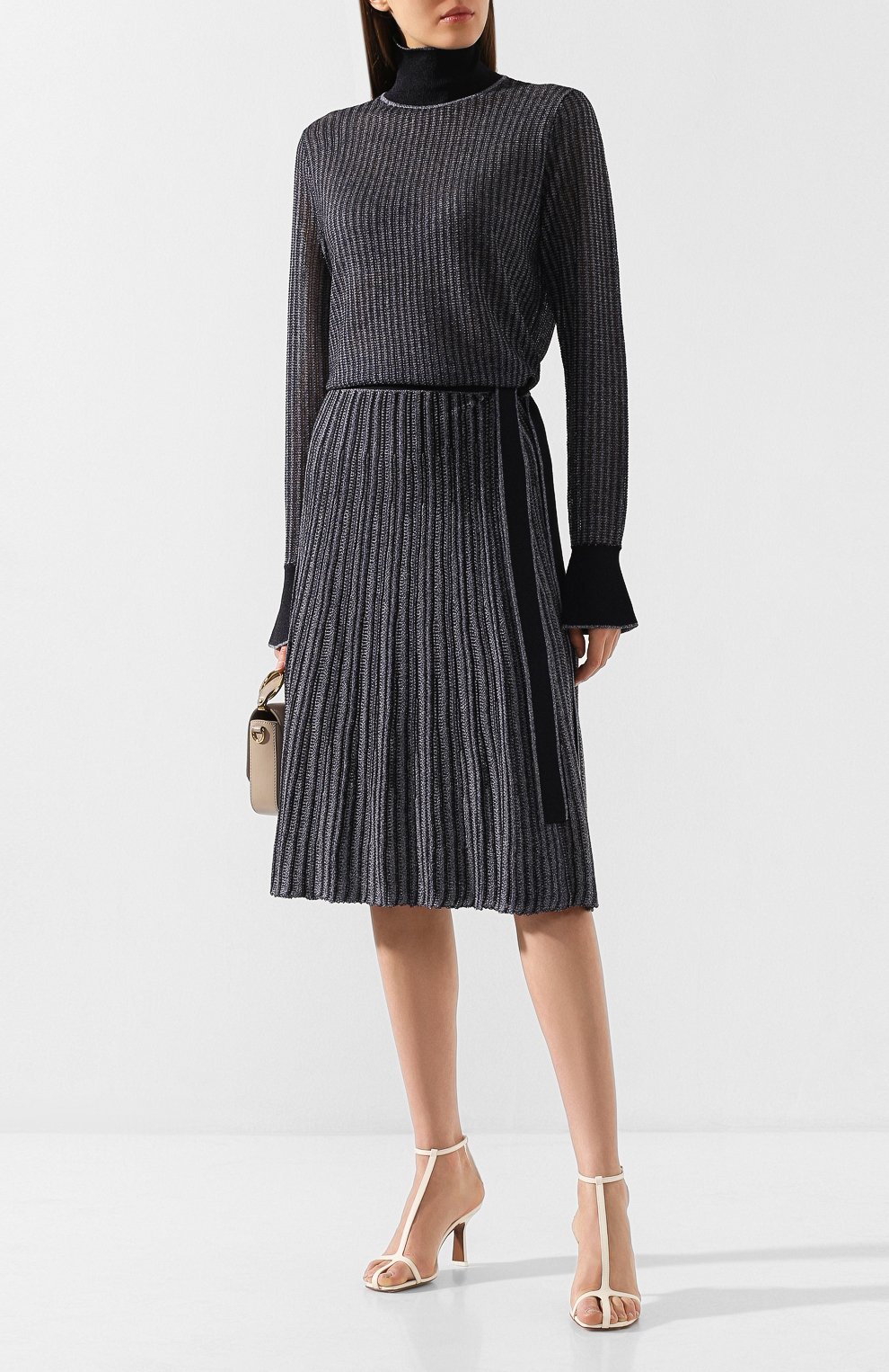 Водолазка VICTORIA, VICTORIA BECKHAM темно-синего цвета по цене 25250 руб., арт. KNTVV 153 PAW19 VISC0SE BLEND, фото 2 Водолазка VICTORIA, VICTORIA BECKHAM, арт. KNTVV 153 PAW19 VISC0SE BLEND, фото 2