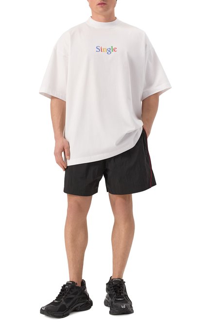 Женская хлопковая футболка VETEMENTS белого цвета, арт. UA66TR700W | Фото 2 (Рукава: 3/4; Длина (для топов): Удлиненные; Драгоценные камни: Проставлено; Материал сплава: Проставлено; Материал внешний: Хлопок)
