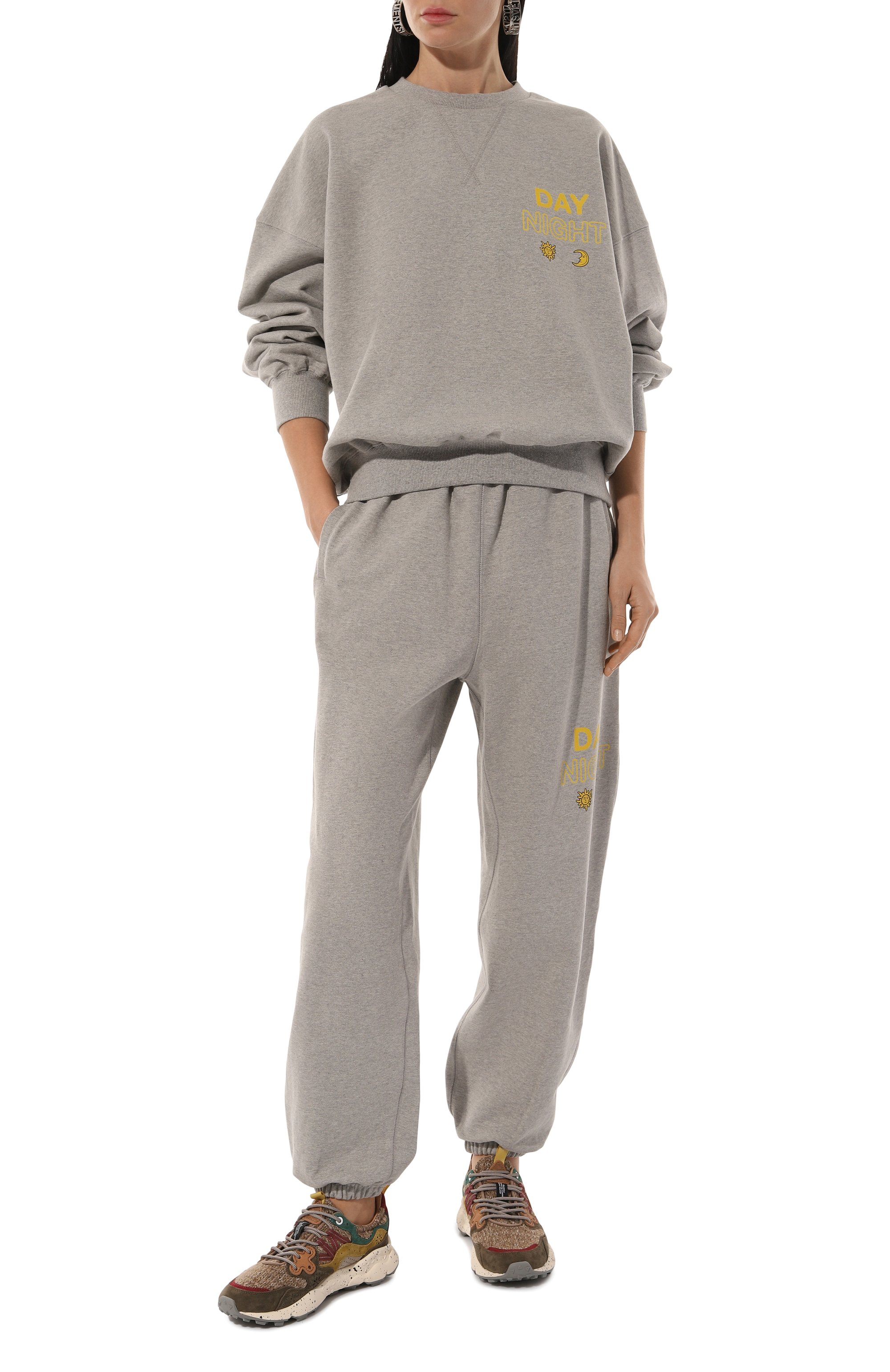 Хлопковые брюки AECA WHITE серого цвета по цене 17210 руб., арт. FWCMFWBDBSLSO004C0, фото 2 Хлопковые брюки AECA WHITE, арт. FWCMFWBDBSLSO004C0, фото 2