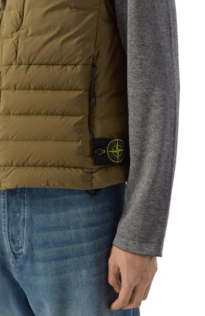 Пуховый жилет STONE ISLAND хаки цвета по цене 88300 руб., арт. L1S15G100007/S0183, фото 5 Пуховый жилет STONE ISLAND, арт. L1S15G100007/S0183, фото 5