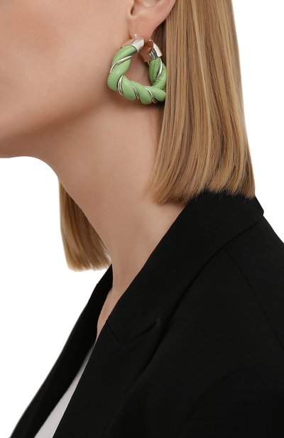 Серьги BOTTEGA VENETA светло-зеленого цвета по цене 65100 руб., арт. 657438/V507C, фото 2 Серьги BOTTEGA VENETA, арт. 657438/V507C, фото 2