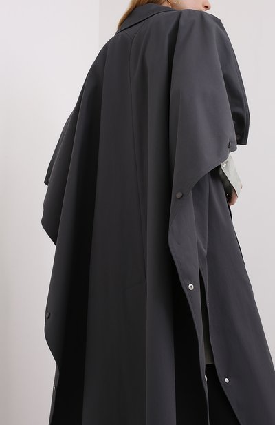 Хлопковый плащ BOTTEGA VENETA серого цвета по цене 190500 руб., арт. 632789/VKUM0, фото 4 Хлопковый плащ BOTTEGA VENETA, арт. 632789/VKUM0, фото 4
