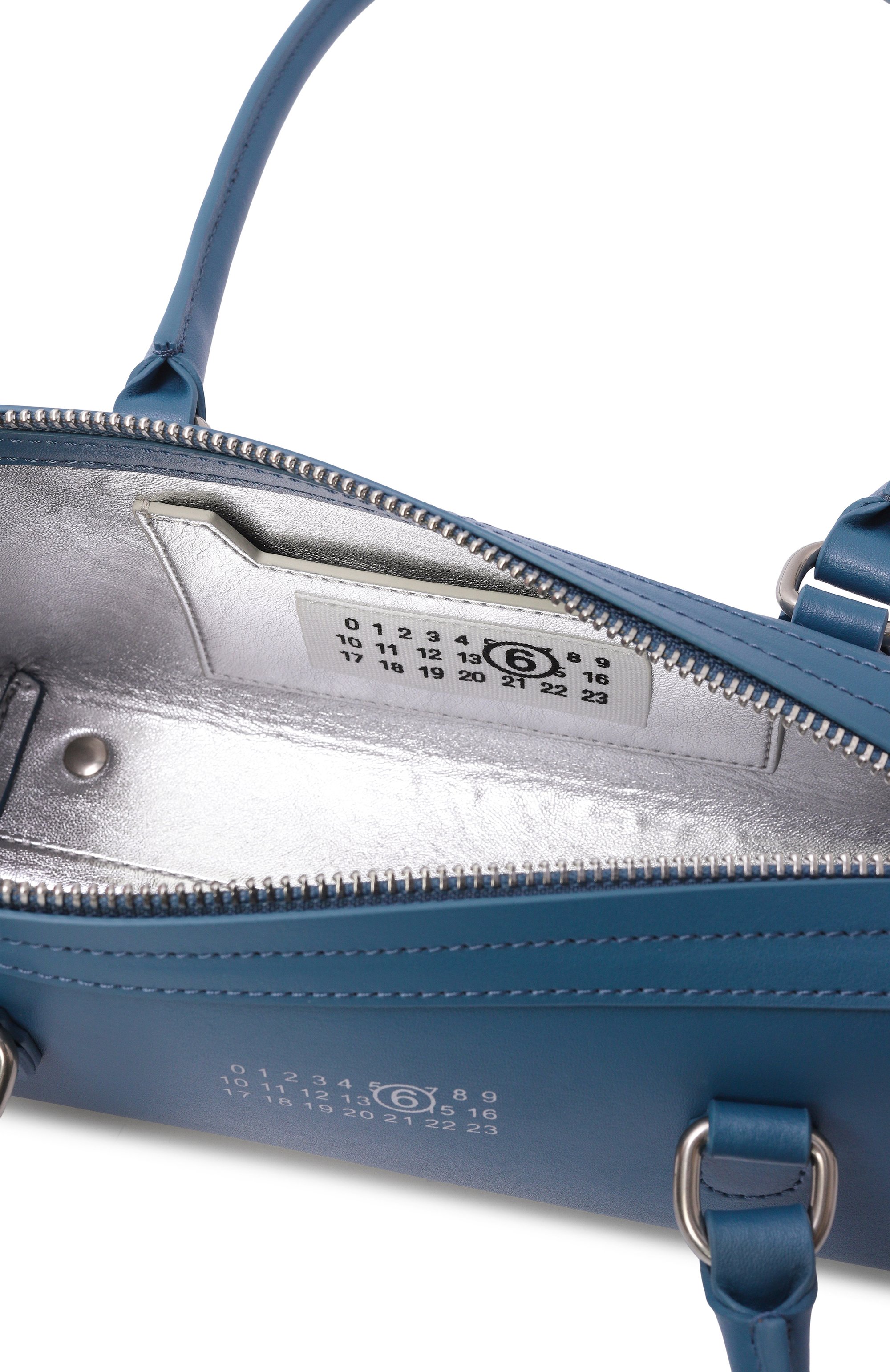 Сумка bauletto mini MM6 тёмно-голубого цвета по цене 43550 руб., арт. SB6ZH0039/P9061_001, фото 5 Сумка bauletto mini MM6, арт. SB6ZH0039/P9061_001, фото 5