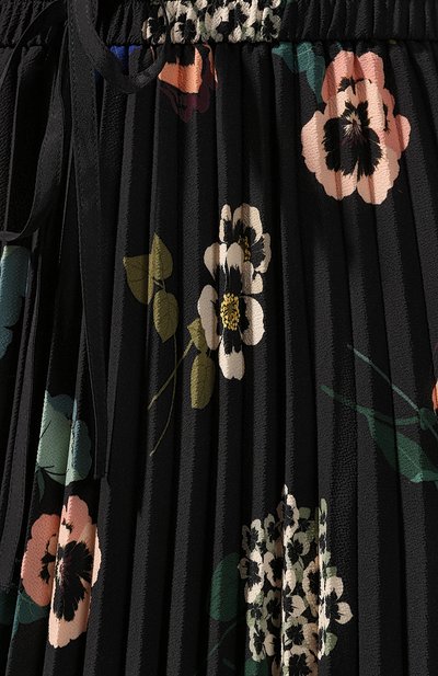 Плиссированная юбка REDVALENTINO черно-белого цвета по цене 51150 руб., арт. SR0RAB85/4HU, фото 5 Плиссированная юбка REDVALENTINO, арт. SR0RAB85/4HU, фото 5
