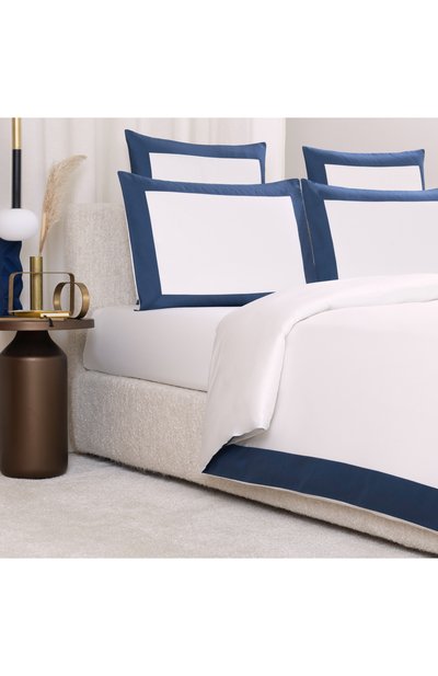 Наволочка bold FRETTE синего цвета по цене 16650 руб., арт. FR6565 E0758 051C, фото 2 Наволочка bold FRETTE, арт. FR6565 E0758 051C, фото 2