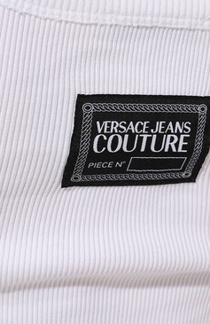 Женская хлопковая майка VERSACE JEANS COUTURE белого цвета, арт. 74HAM619/J0004 | Фото 5 (Женское Кросс-КТ: Майка-одежда; Длина (для топов): Стандартные; Материал сплава: Проставлено; Материал внешний: Хлопок; Драгоценные камни: Проставлено; Стили: Кэжуэл)