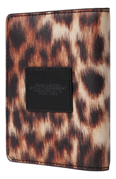 Кожаная обложка для паспорта MARC JACOBS (THE) леопардового цвета по цене 15750 руб., арт. 2F6STR005S01, фото 2 Кожаная обложка для паспорта MARC JACOBS (THE), арт. 2F6STR005S01, фото 2