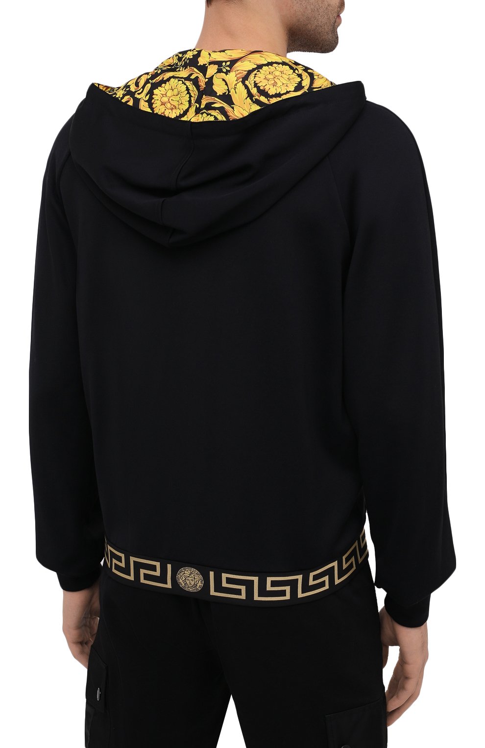 Толстовка VERSACE черного цвета по цене 69400 руб., арт. AGU03005/A233025, фото 4 Толстовка VERSACE, арт. AGU03005/A233025, фото 4