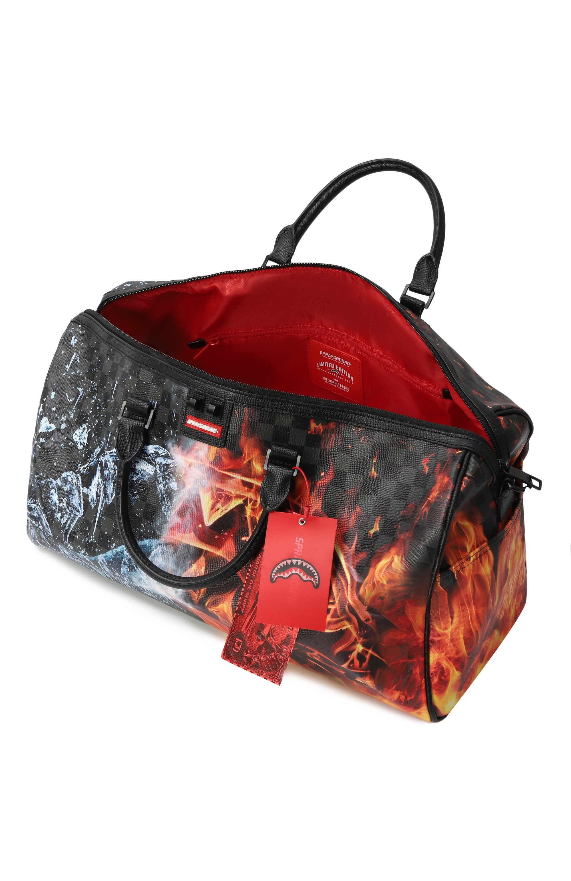 Дорожная сумка fire & ice shark SPRAYGROUND черного цвета по цене 24100 руб., арт. 910D7936NSZ, фото 3 Дорожная сумка fire & ice shark SPRAYGROUND, арт. 910D7936NSZ, фото 3