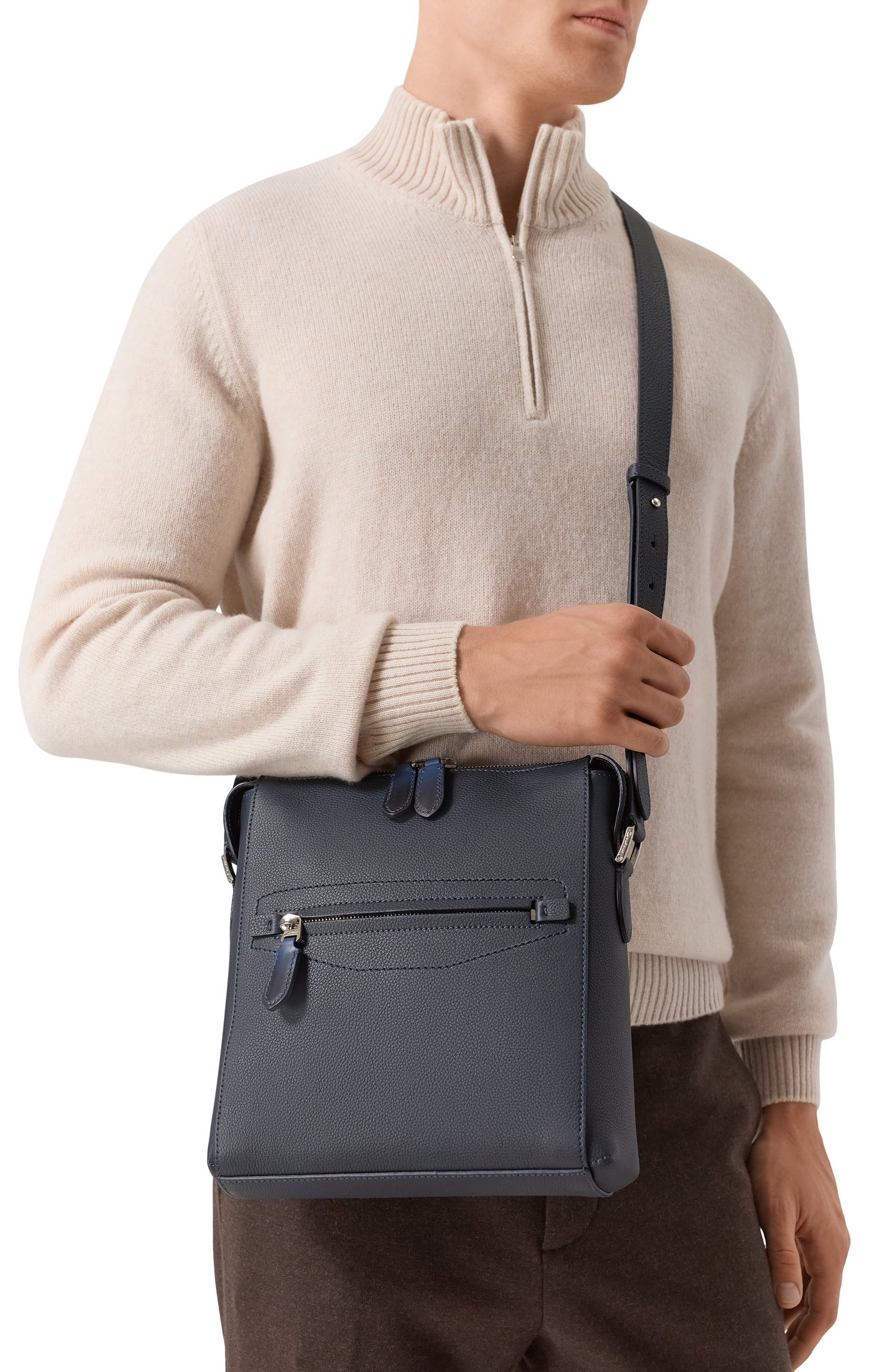 Сумка SANTONI темно-синего цвета по цене 106500 руб., арт. UIBBA2688BS-ACSUU55, фото 2 Сумка SANTONI, арт. UIBBA2688BS-ACSUU55, фото 2