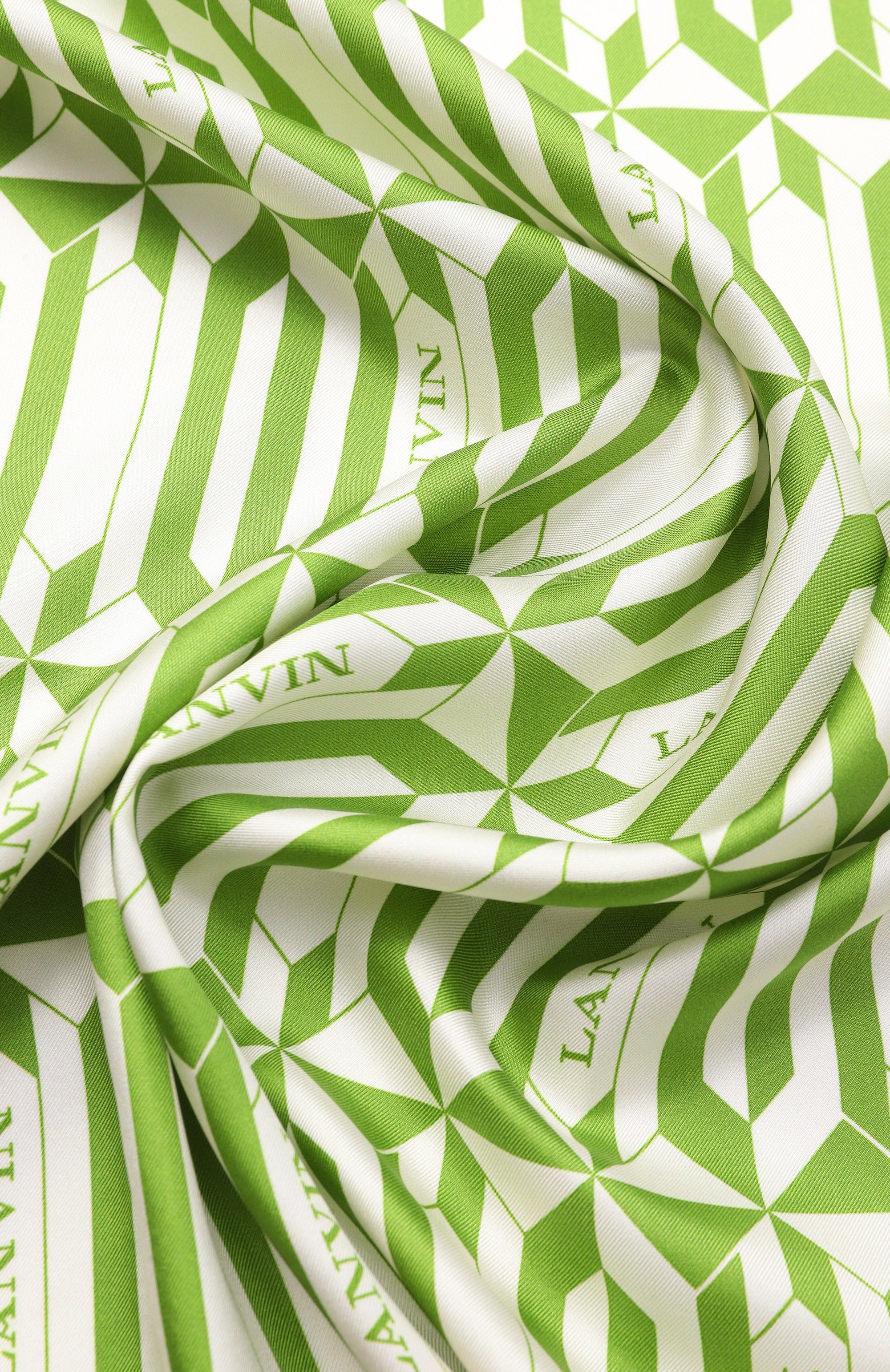 Шелковый платок LANVIN салатового цвета по цене 37900 руб., арт. 710002500, фото 3 Шелковый платок LANVIN, арт. 710002500, фото 3