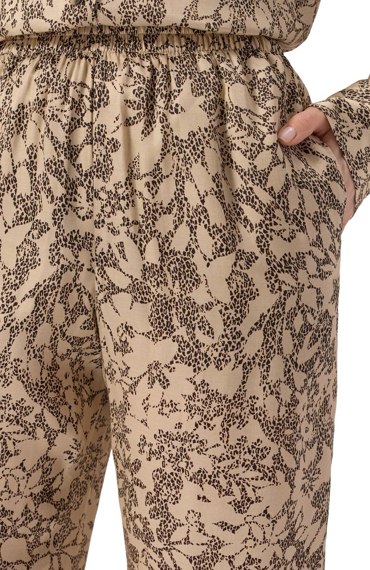 Женские брюки из вискозы и шелка GOLDEN GOOSE DELUXE BRAND бежевого цвета, арт. GWP00821.P001913 | Фото 5 (Материал внешний: Вискоза; Длина (брюки, джинсы): Стандартные; Силуэт Ж (брюки и джинсы): Широкие; Женское Кросс-КТ: Брюки-одежда; Кросс-КТ: костюм; Стили: Кэжуэл)
