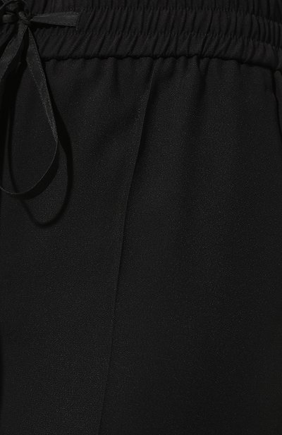 Брюки с отворотами REDVALENTINO черного цвета по цене 34550 руб., арт. TR3RBC20/0F1, фото 5 Брюки с отворотами REDVALENTINO, арт. TR3RBC20/0F1, фото 5