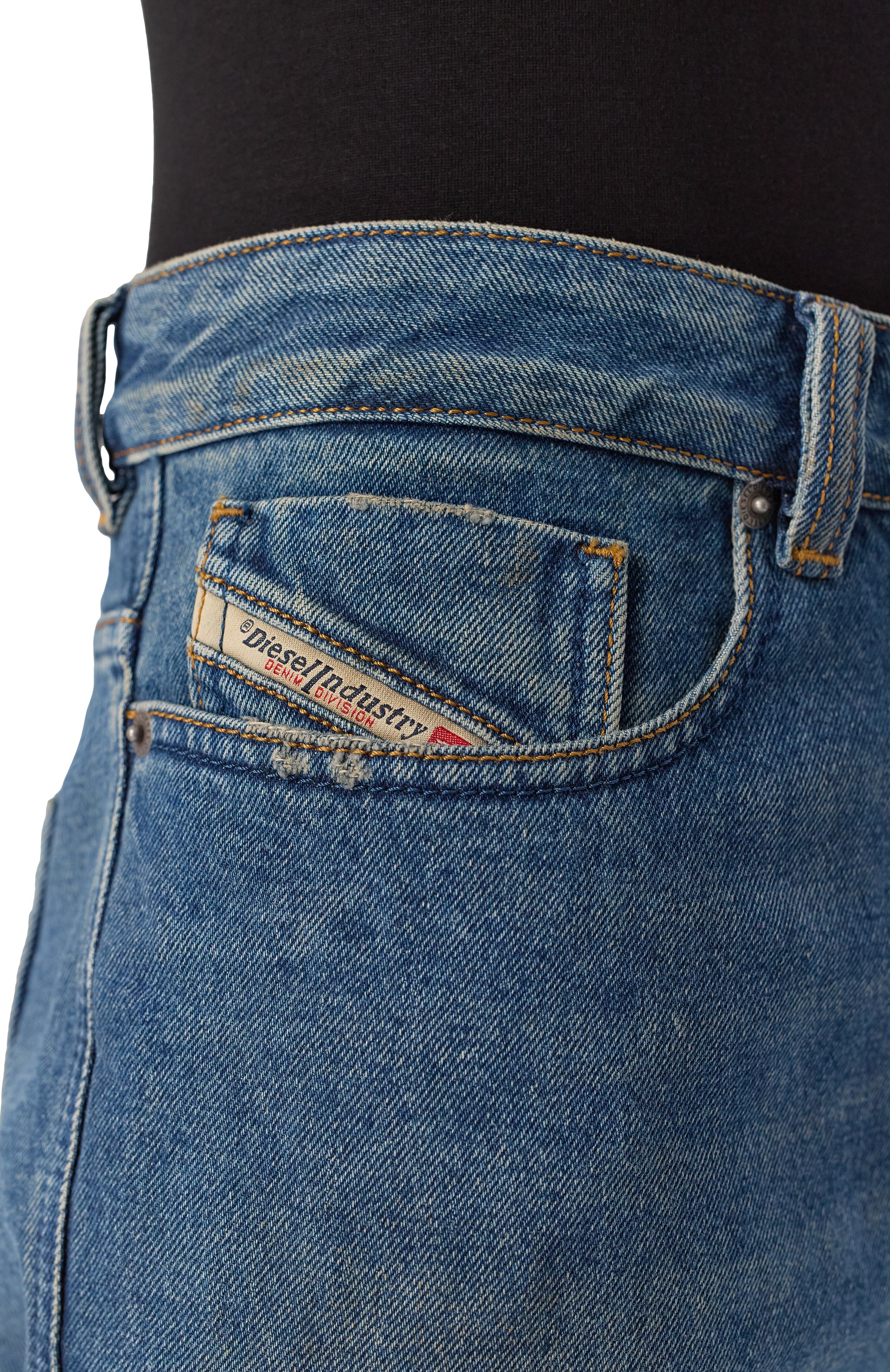 Джинсы 1980 d-eeper DIESEL синего цвета по цене 27200 руб., арт. A15795/09J79, фото 5 Джинсы 1980 d-eeper DIESEL, арт. A15795/09J79, фото 5