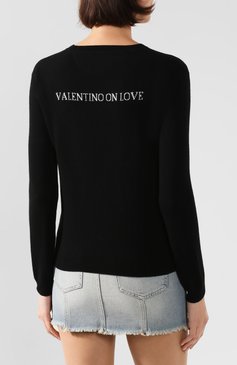 Женский пуловер из смеси шерсти и кашемира VALENTINO черного цвета, арт. SB0KCA8353E | Фото 4 (Материал внешний: Шерсть, Кашемир; Рукава: Длинные; Длина (для топов): Стандартные; Материал сплава: Проставлено; Статус проверки: Проверено, Проверена категория; Женское Кросс-КТ: Пуловер-одежда; Драгоценные камни: Проставлено)